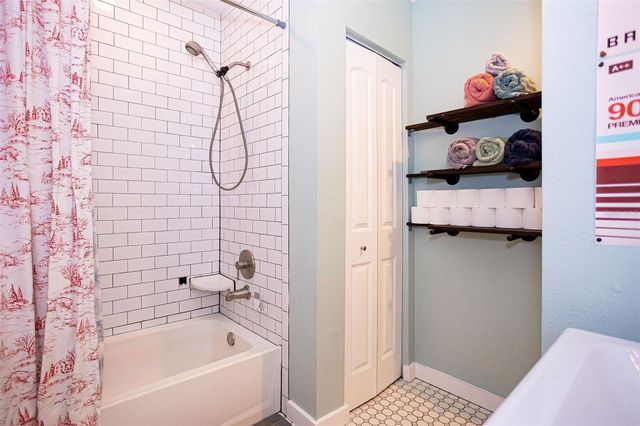 3909 N TAMPA STREET, Tampa, FL 33603