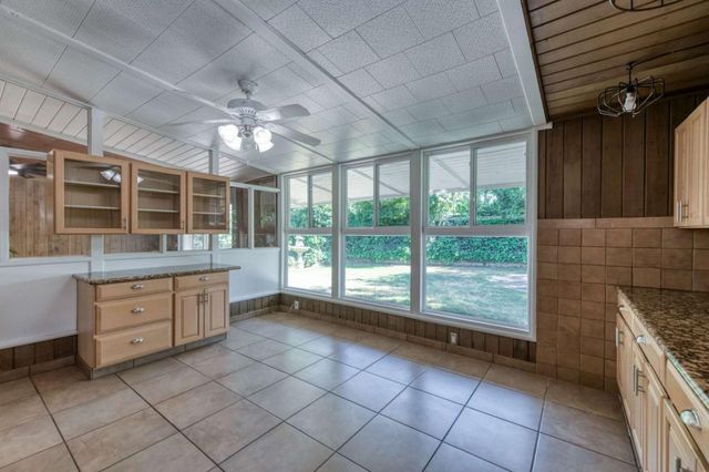 5512 E Ashlan Avenue, Fresno, CA 93727