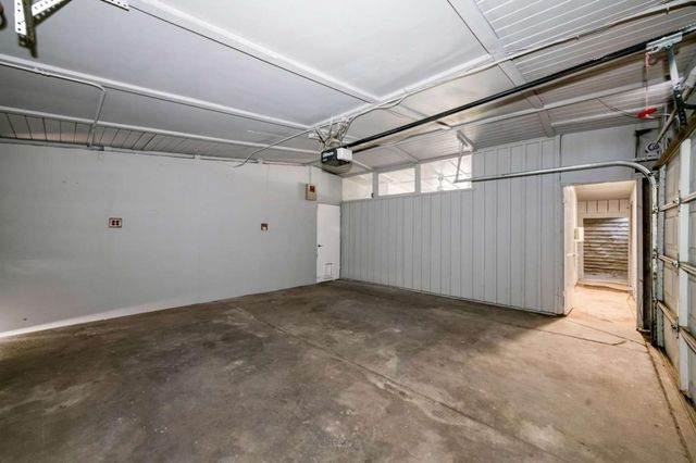 5512 E Ashlan Avenue, Fresno, CA 93727