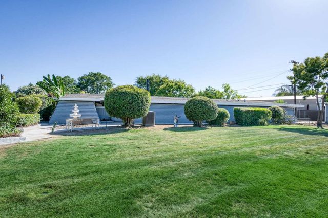 5512 E Ashlan Avenue, Fresno, CA 93727