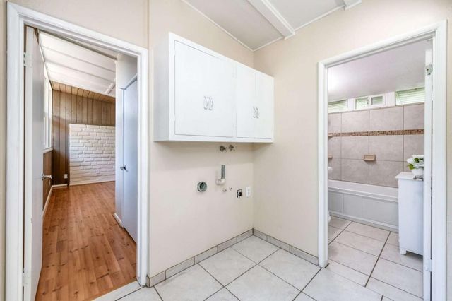 5512 E Ashlan Avenue, Fresno, CA 93727