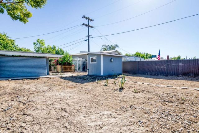 5512 E Ashlan Avenue, Fresno, CA 93727