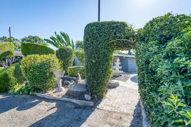 5512 E Ashlan Avenue, Fresno, CA 93727