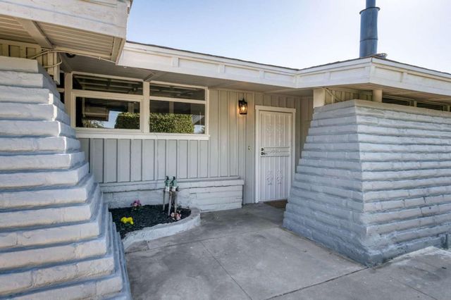 5512 E Ashlan Avenue, Fresno, CA 93727