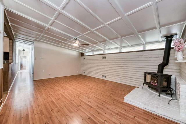 5512 E Ashlan Avenue, Fresno, CA 93727