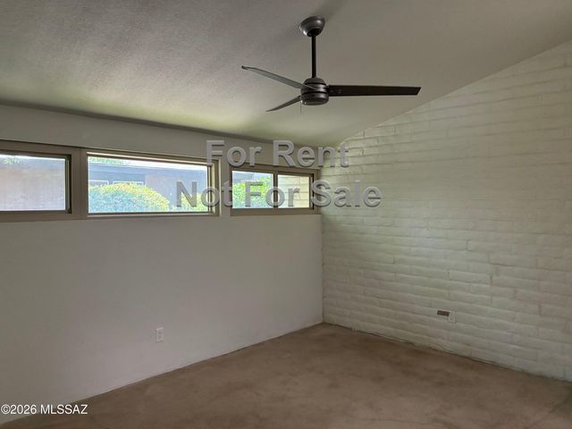 5701 E Glenn St Apt 126, Tucson, AZ 85712