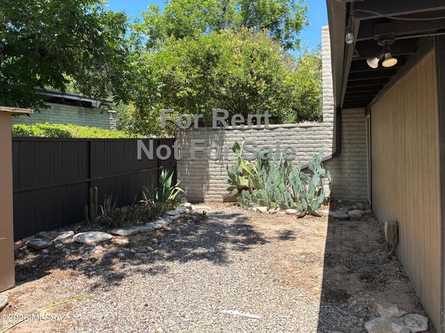 5701 E Glenn St Apt 126, Tucson, AZ 85712