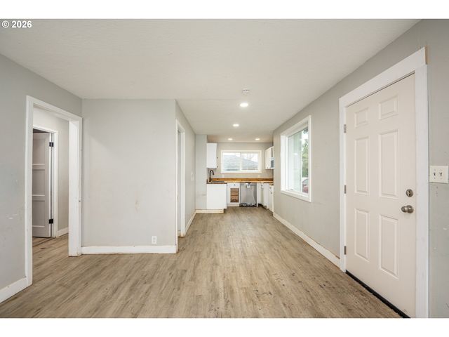 1879 G St, Springfield, OR 97477