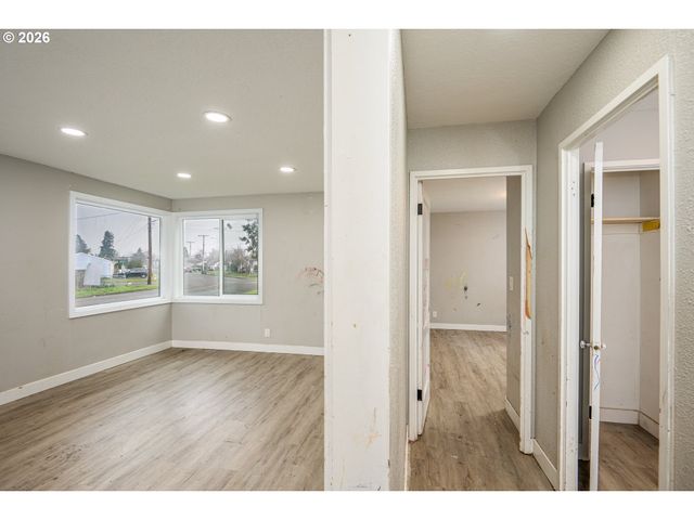 1879 G St, Springfield, OR 97477