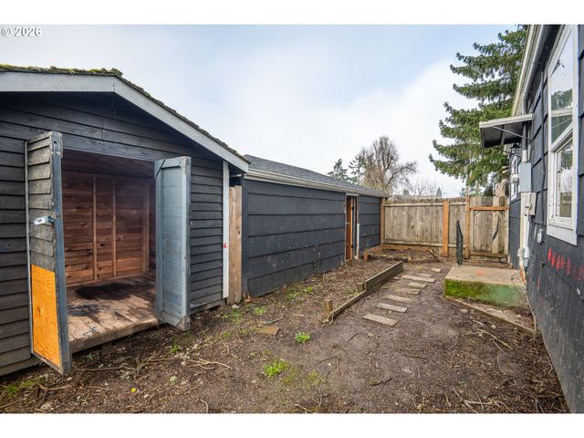 1879 G St, Springfield, OR 97477