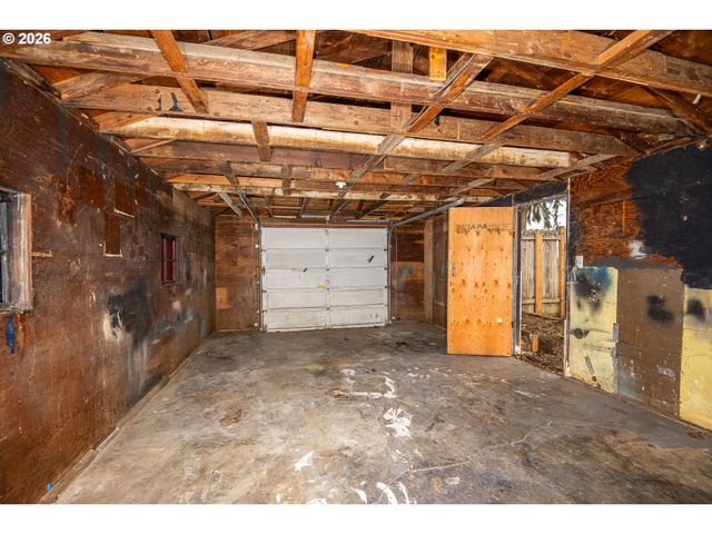 1879 G St, Springfield, OR 97477