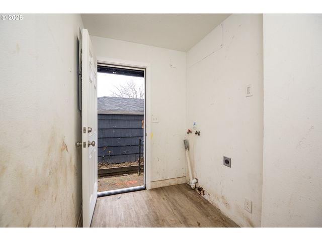 1879 G St, Springfield, OR 97477