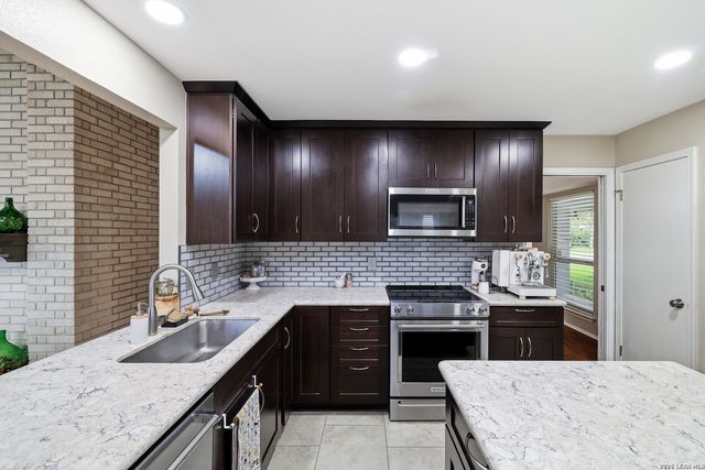14002 FAIROAK XING, San Antonio, TX 78231