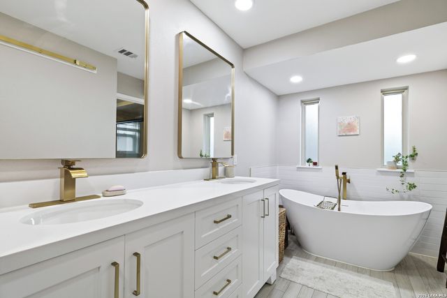 14002 FAIROAK XING, San Antonio, TX 78231