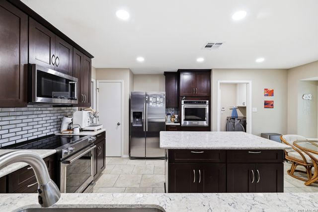 14002 FAIROAK XING, San Antonio, TX 78231