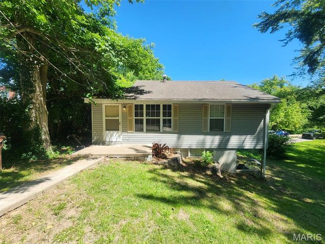 7551 Castro Drive, St Louis, MO 63135