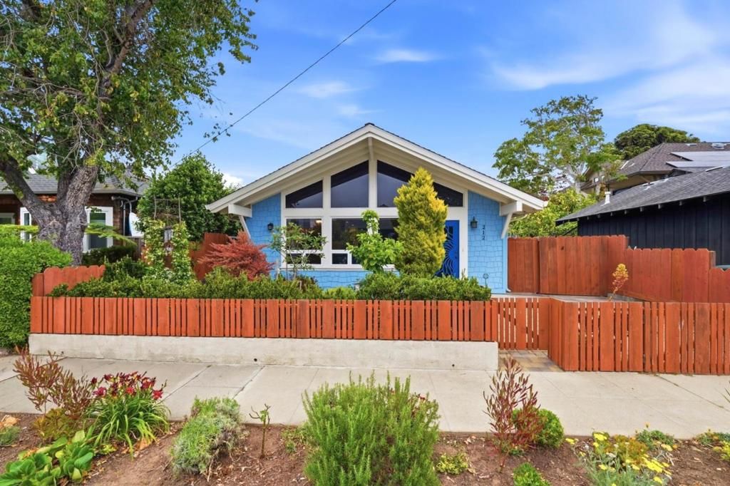 Image 1 of property listing at 212 3rd Avenue, Santa Cruz, CA 95062