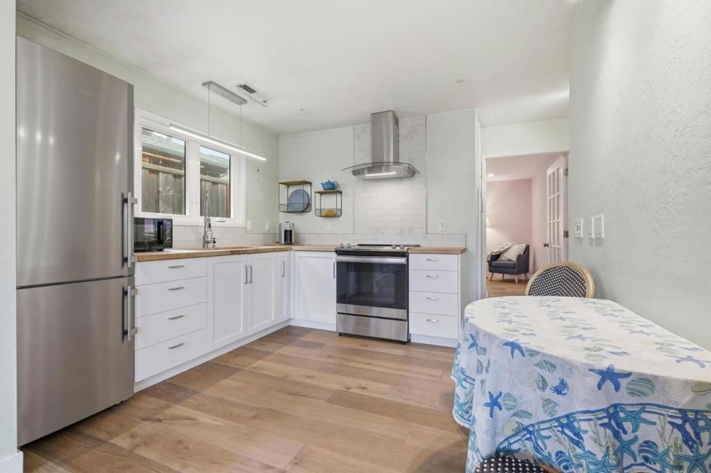 Image 12 of property listing at 212 3rd Avenue, Santa Cruz, CA 95062