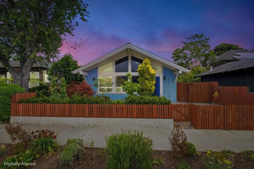 Image 2 of property listing at 212 3rd Avenue, Santa Cruz, CA 95062