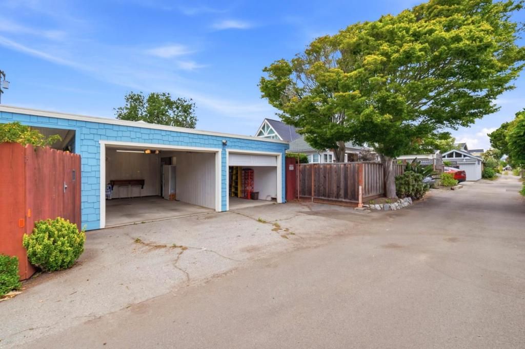 Image 36 of property listing at 212 3rd Avenue, Santa Cruz, CA 95062