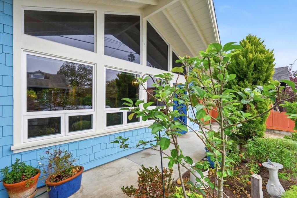 Image 6 of property listing at 212 3rd Avenue, Santa Cruz, CA 95062