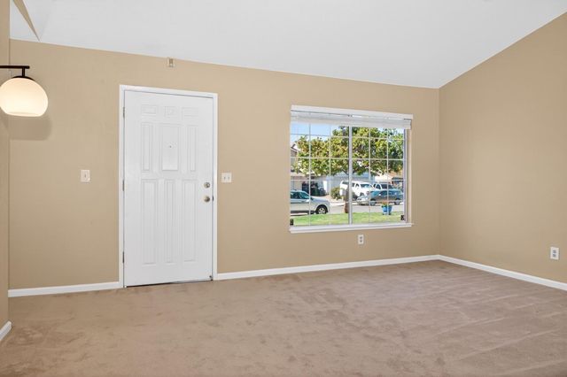 83 James Ct, Tracy, CA 95376