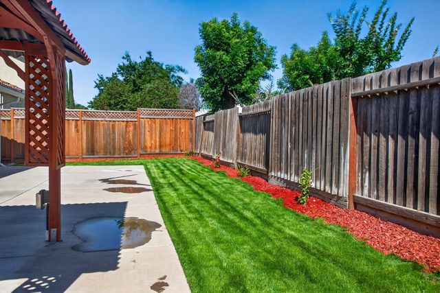 83 James Ct, Tracy, CA 95376