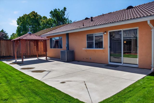 83 James Ct, Tracy, CA 95376