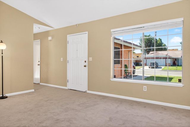83 James Ct, Tracy, CA 95376