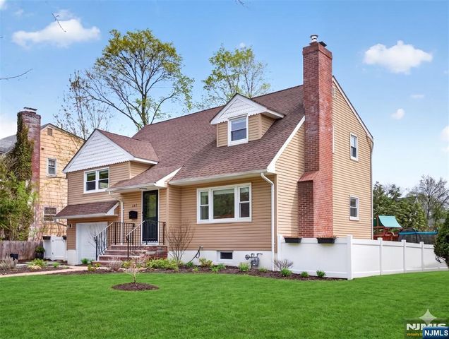 247 Steilen Avenue, Ridgewood, NJ 07450