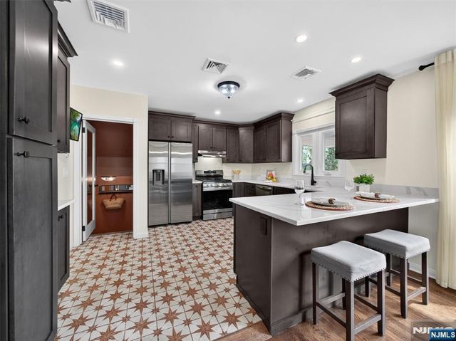 247 Steilen Avenue, Ridgewood, NJ 07450