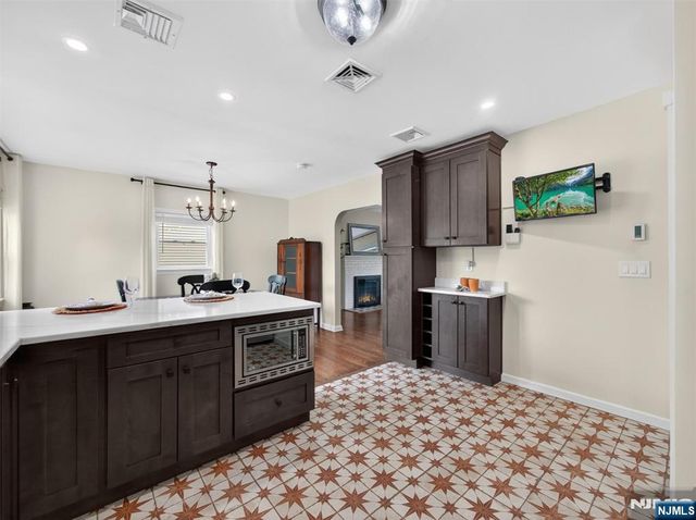 247 Steilen Avenue, Ridgewood, NJ 07450