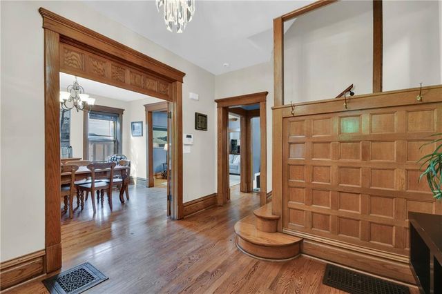 808 E 31st Terrace, Kansas City, MO 64109