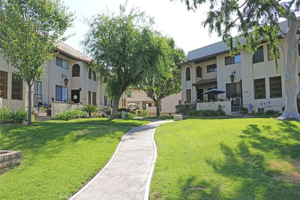 400 S Flower Street 41, Orange, CA 92868 — photo 2