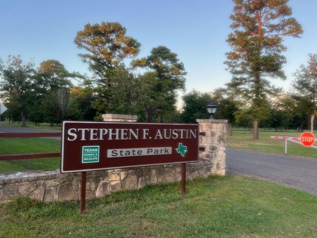 400 6th Street, San Felipe, TX 77473