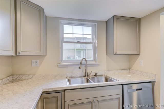 3157 Wooded Way, Jeffersonville, IN 47130