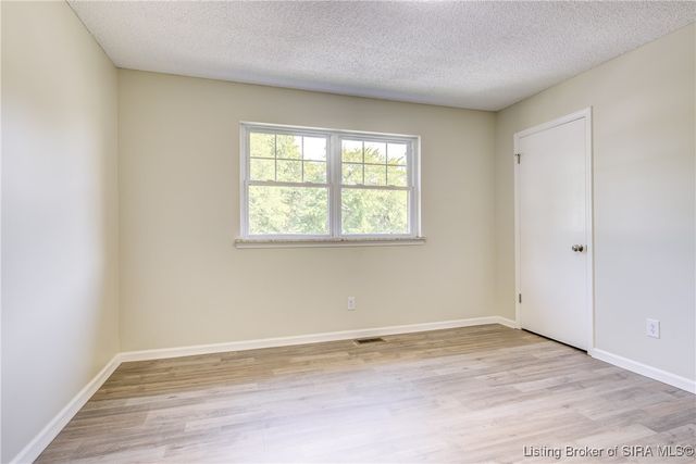 3157 Wooded Way, Jeffersonville, IN 47130