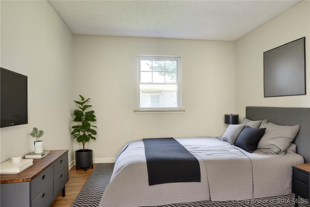 3157 Wooded Way, Jeffersonville, IN 47130