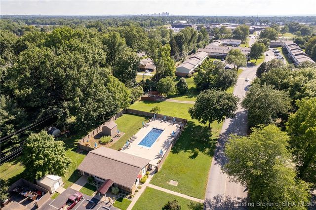 3157 Wooded Way, Jeffersonville, IN 47130