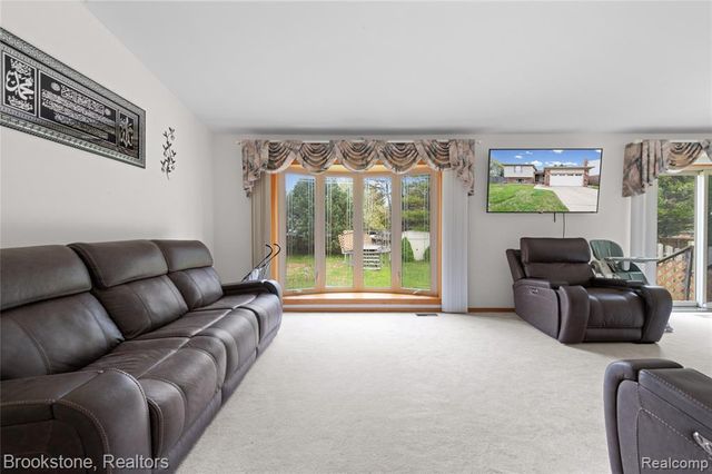 38982 Sutton Drive, Sterling Heights, MI 48310