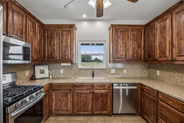 14714 US Highway 377, Whitesboro, TX 76273