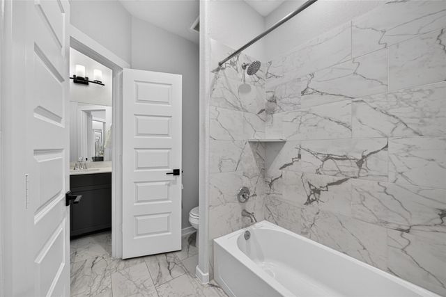 1735 Rustling Creek Drive, Missouri City, TX 77459