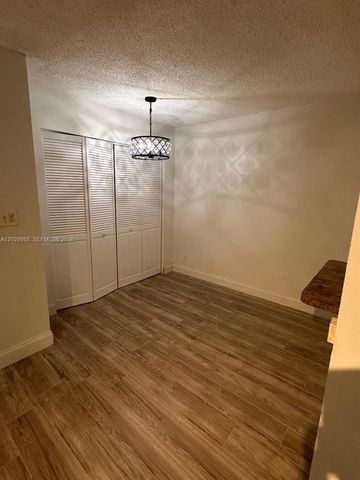 5950 NW 25th Pl 233, Sunrise, FL 33313