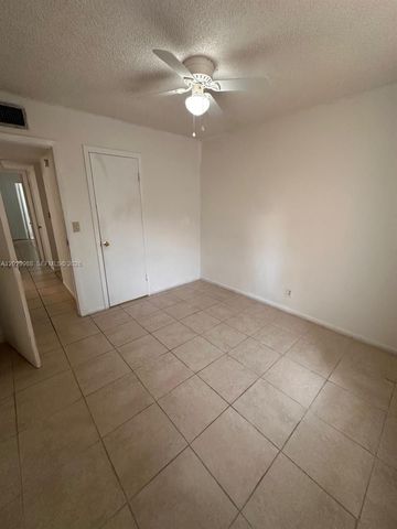 5950 NW 25th Pl 233, Sunrise, FL 33313