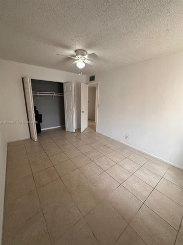5950 NW 25th Pl 233, Sunrise, FL 33313