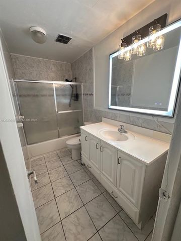 5950 NW 25th Pl 233, Sunrise, FL 33313