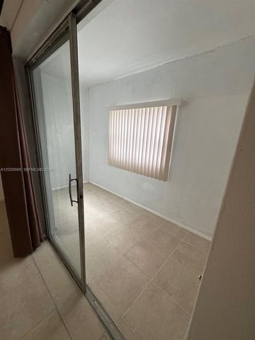 5950 NW 25th Pl 233, Sunrise, FL 33313
