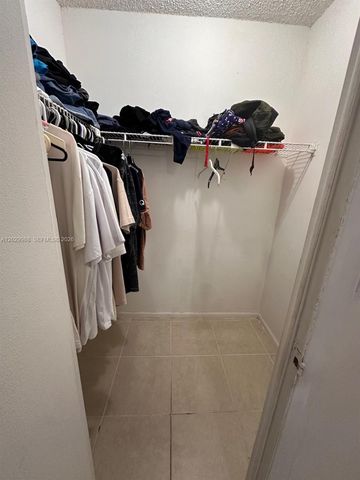 5950 NW 25th Pl 233, Sunrise, FL 33313