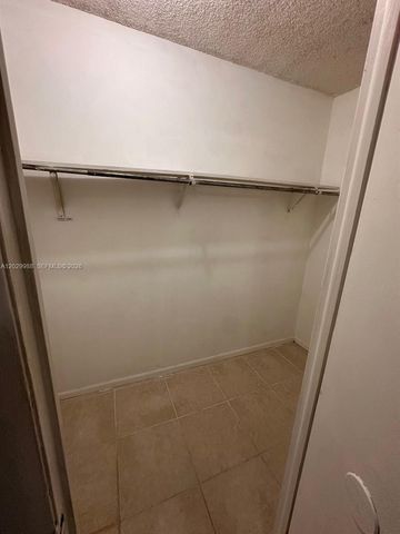 5950 NW 25th Pl 233, Sunrise, FL 33313