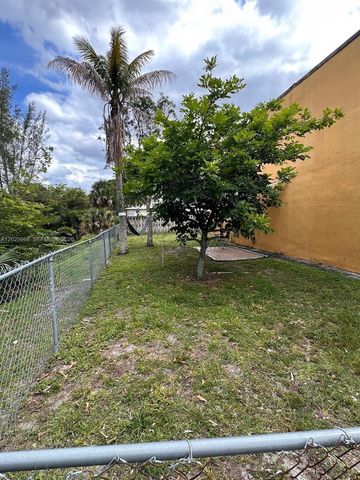 5950 NW 25th Pl 233, Sunrise, FL 33313